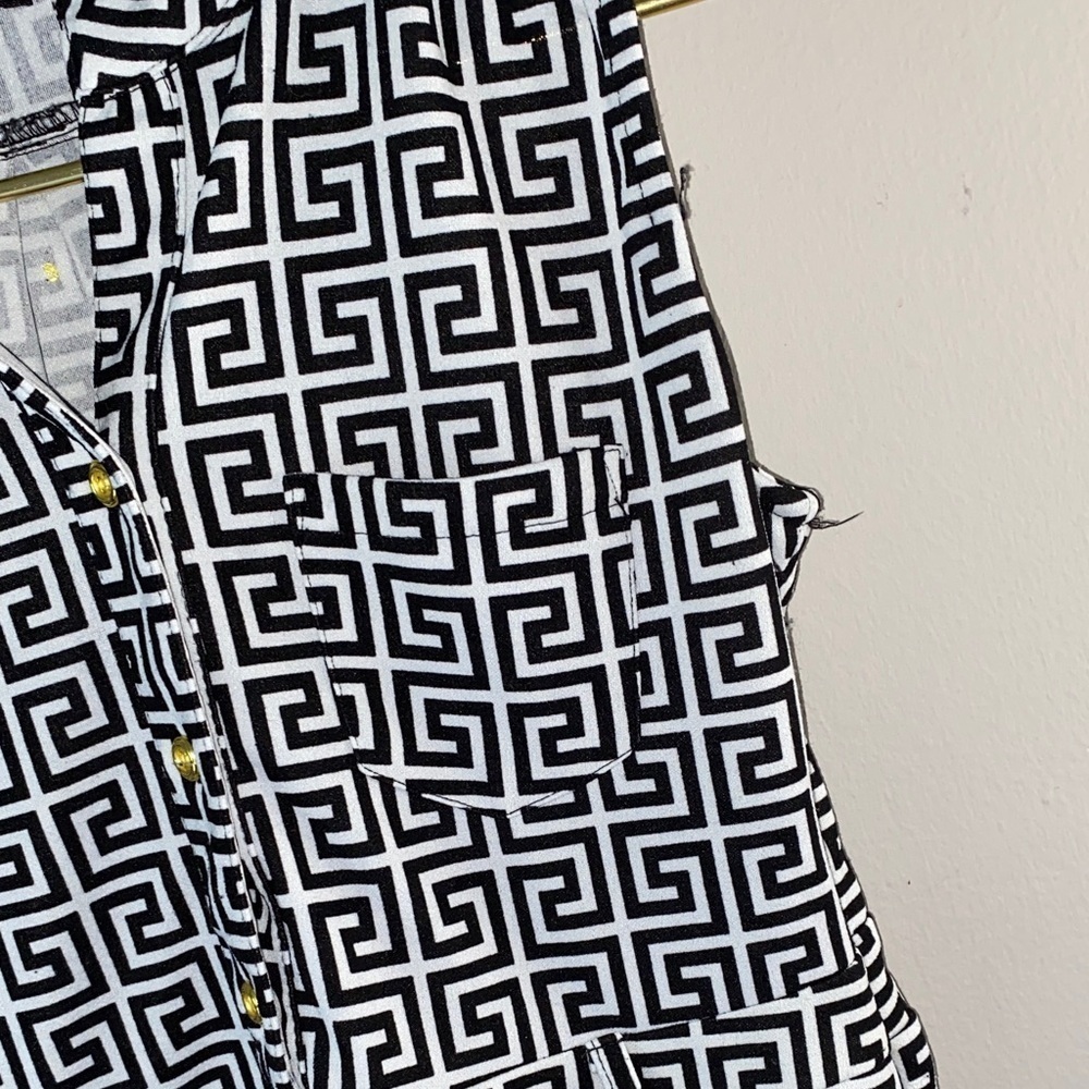 Elegant Black and White Geometric Jumpsuit - Picture 5 of 12